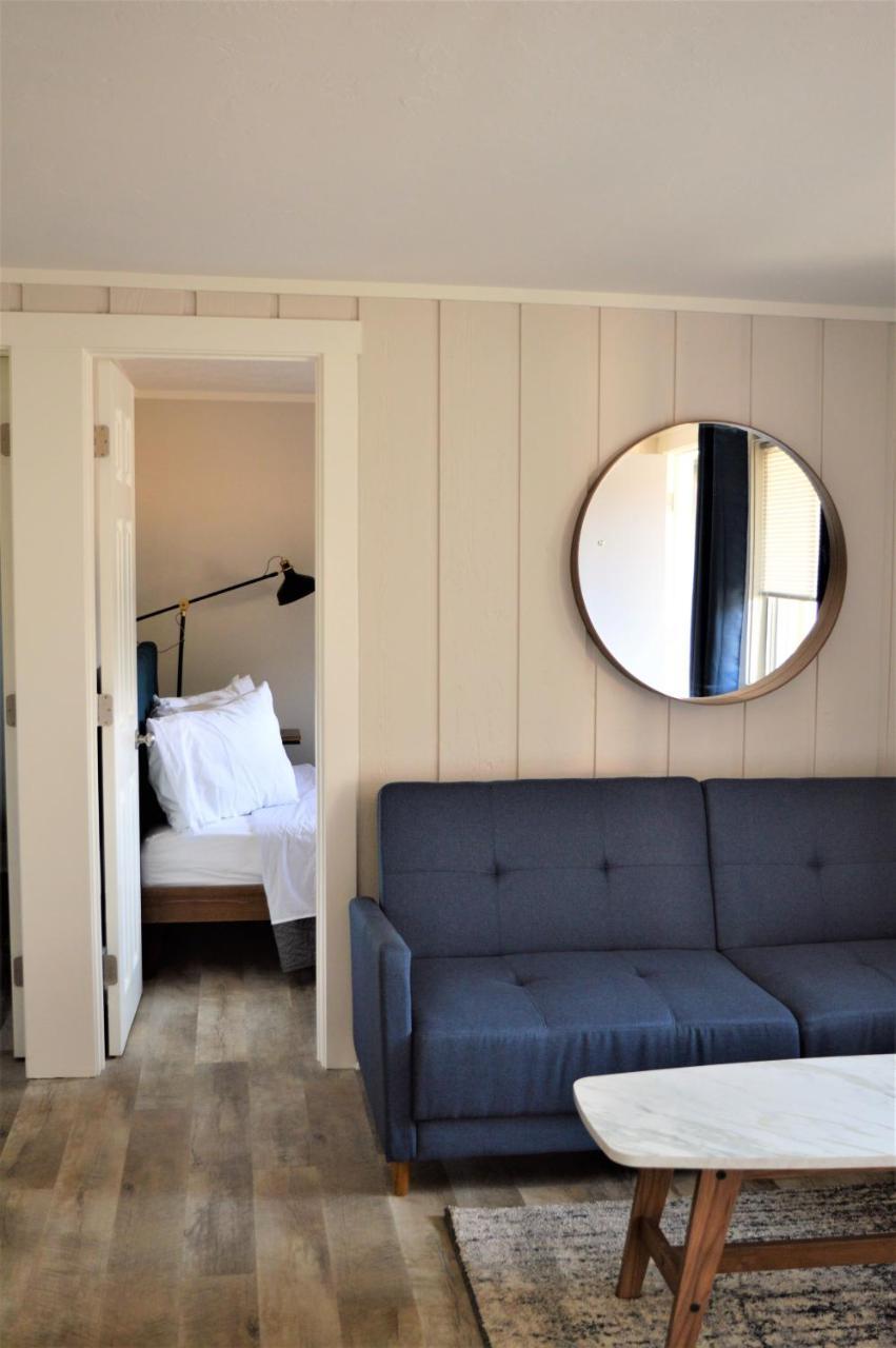 Coastal Suites Resort Beulah Bagian luar foto
