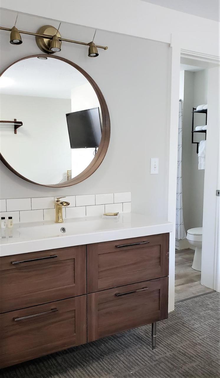 Coastal Suites Resort Beulah Bagian luar foto